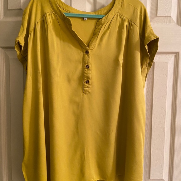Rose + Olive chartreuse cap sleeve top 2X - Picture 1 of 4